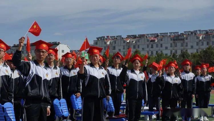 我记得数学历史上有两位因为微积分决斗而死亡的。是谁？游戏画面